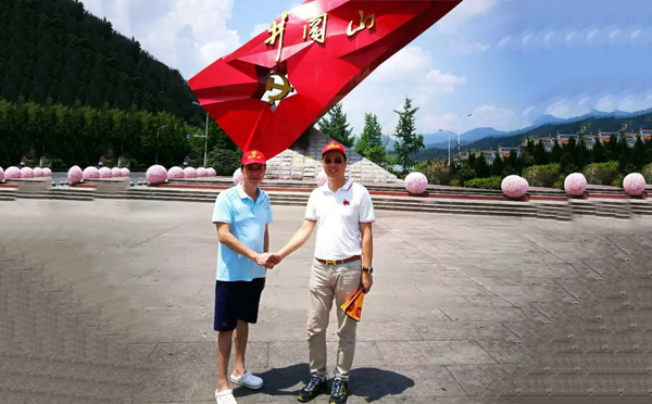 凯发化工董事长与新塘村委书记