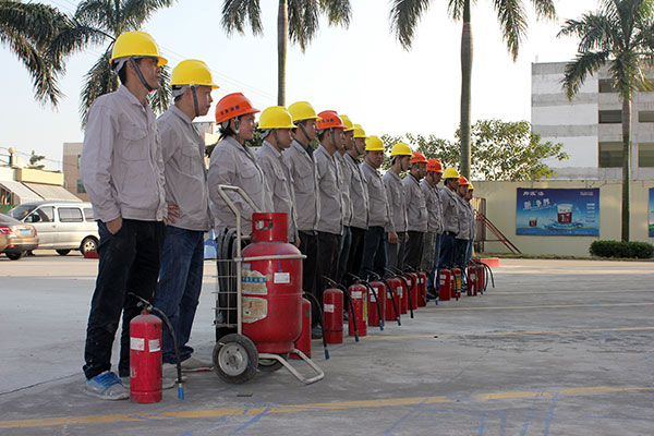 凯发化工开展2016年冬季消防安全演练