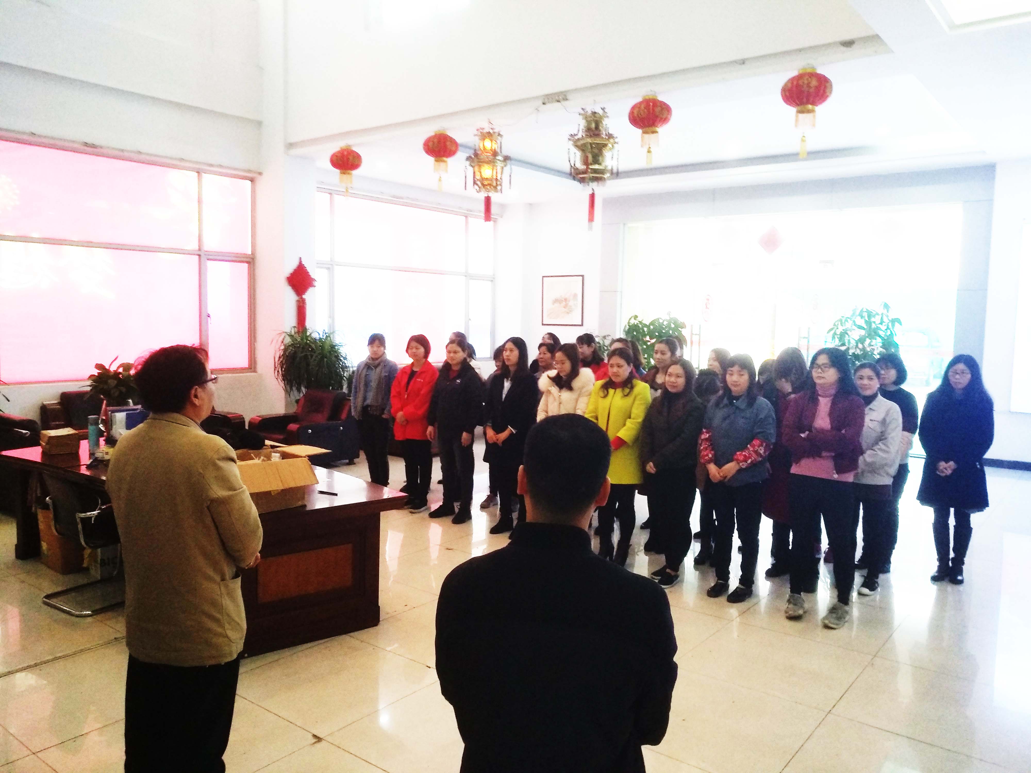 女神节,凯发化工为全体女职工发放温馨福利!